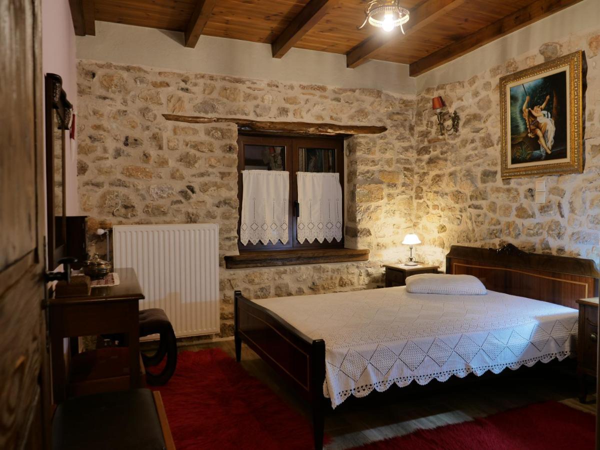Apartamento Το Πέτρινο Της Γιαγιάς Μαρίκας Karpenísion Exterior foto