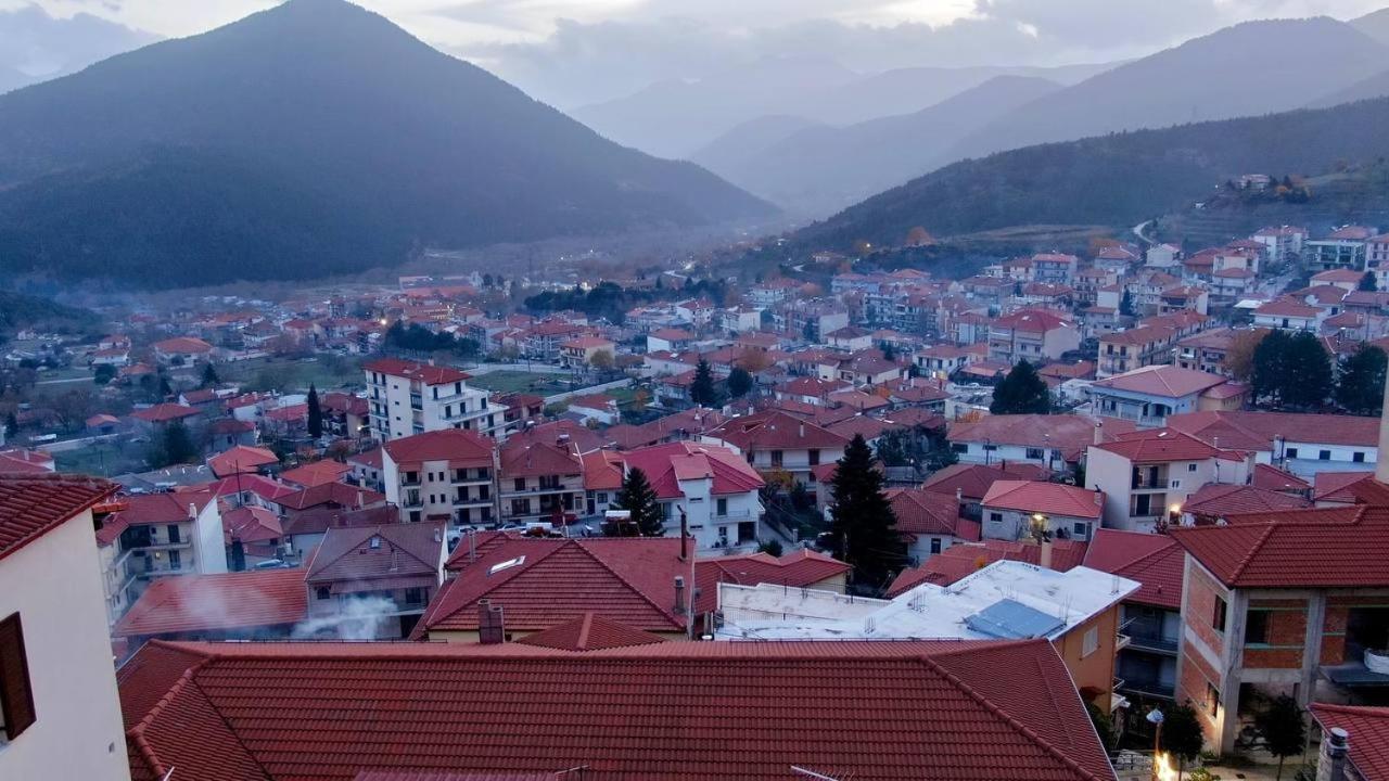 Apartamento Το Πέτρινο Της Γιαγιάς Μαρίκας Karpenísion Exterior foto